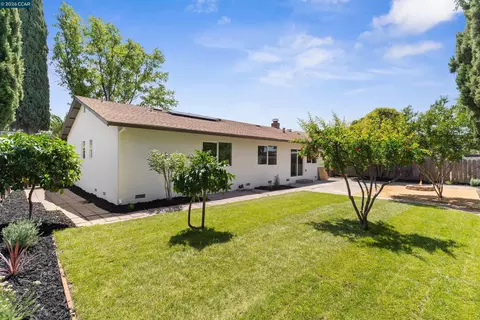 Exterior - 1229 Jensen Dr, Pittsburg, CA 94565 photo 5 of 10