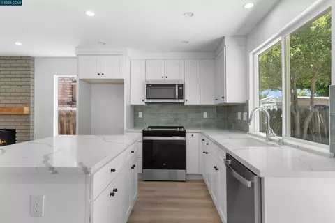 Kitchen - 1229 Jensen Dr, Pittsburg, CA 94565 photo 3 of 5