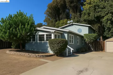 6440 Sunnymere, Oakland, CA 94605
