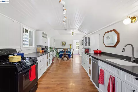 30 Niantic Ave, San Francisco, CA 94132