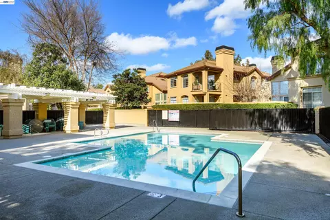 Exterior - 7633 Tuscany Dr, Dublin, CA 94568 photo 4 of 5