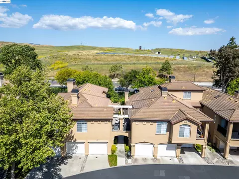 View/Area - 7633 Tuscany Dr, Dublin, CA 94568 photo 2 of 9