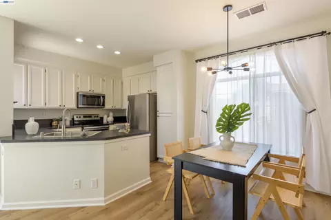 Dining - 7633 Tuscany Dr, Dublin, CA 94568 photo 2 of 2