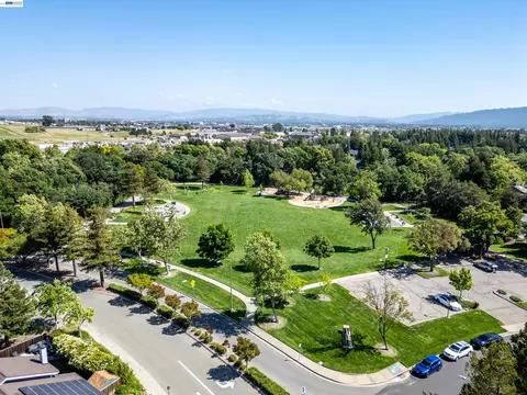 View/Area - 7633 Tuscany Dr, Dublin, CA 94568 photo 6 of 9