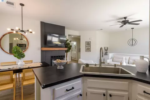 Kitchen - 7633 Tuscany Dr, Dublin, CA 94568 photo 3 of 3