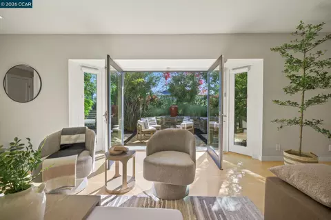 Entry Way - 145 Danefield Pl, Moraga, CA 94556 photo 1 of 2
