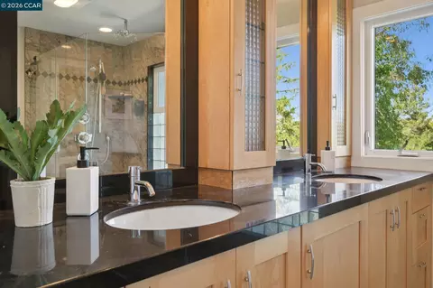 Bath - 145 Danefield Pl, Moraga, CA 94556 photo 1 of 1