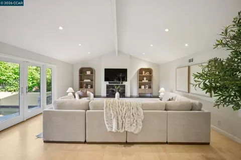 Living - 145 Danefield Pl, Moraga, CA 94556 photo 3 of 5