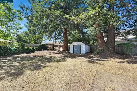 Exterior - 1813 Silverwood Dr, Concord, CA 94519 photo 11 of 15