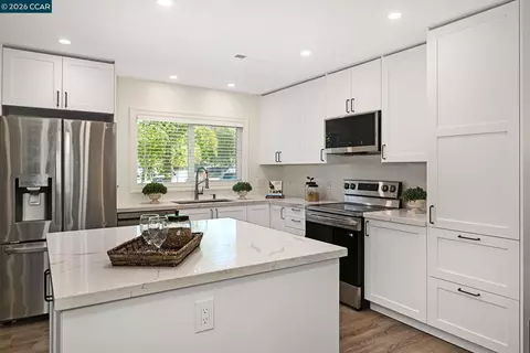 Kitchen - 1813 Silverwood Dr, Concord, CA 94519 photo 3 of 5