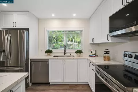 Kitchen - 1813 Silverwood Dr, Concord, CA 94519 photo 4 of 5