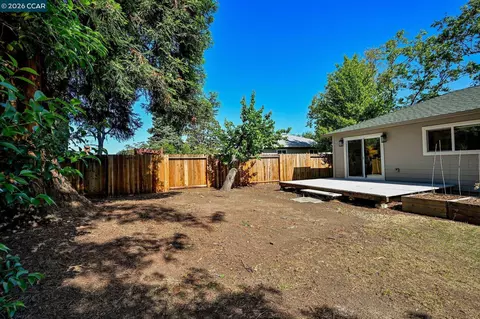 Exterior - 1813 Silverwood Dr, Concord, CA 94519 photo 8 of 15