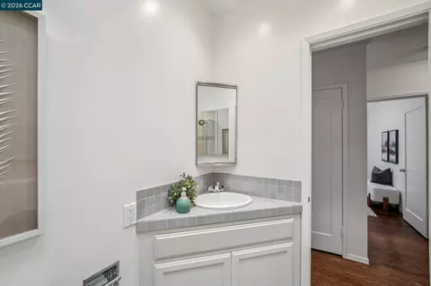 Bath - 3375 Freeman Rd, Walnut Creek, CA 94595 photo 3 of 3