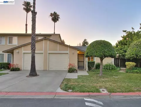40130 Santa Teresa Cmn, Fremont, CA 94539
