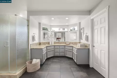 Bath - 143 Mount Kennedy Dr, Martinez, CA 94553 photo 3 of 3