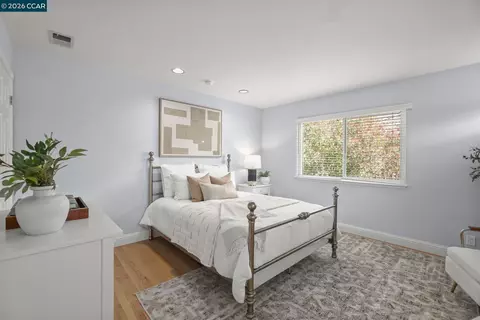 Bedroom - 143 Mount Kennedy Dr, Martinez, CA 94553 photo 1 of 5