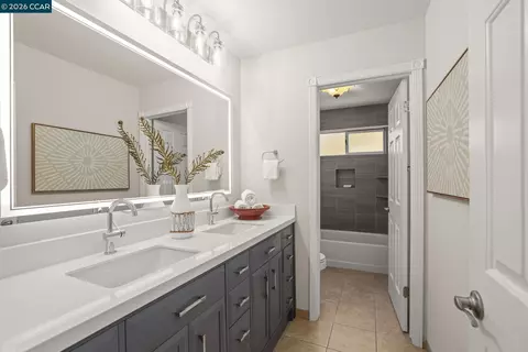 Bath - 143 Mount Kennedy Dr, Martinez, CA 94553 photo 2 of 3