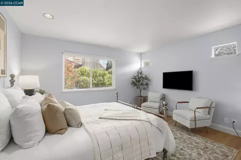 Bedroom - 143 Mount Kennedy Dr, Martinez, CA 94553 photo 2 of 5
