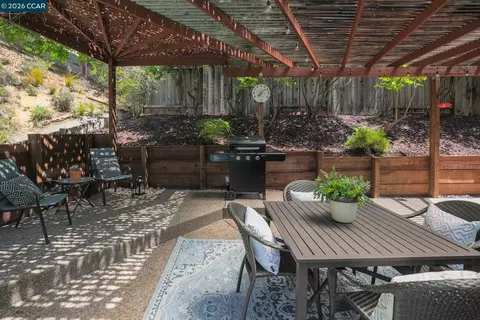 Exterior - 143 Mount Kennedy Dr, Martinez, CA 94553 photo 6 of 7