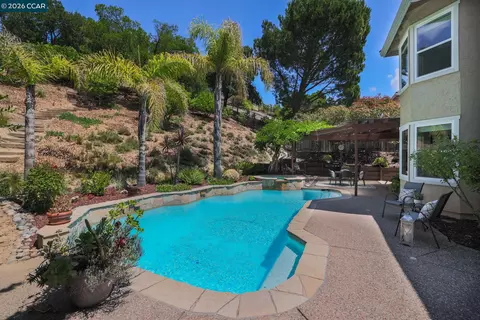 Exterior - 143 Mount Kennedy Dr, Martinez, CA 94553 photo 4 of 7