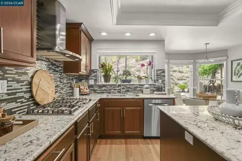 Kitchen - 143 Mount Kennedy Dr, Martinez, CA 94553 photo 1 of 3
