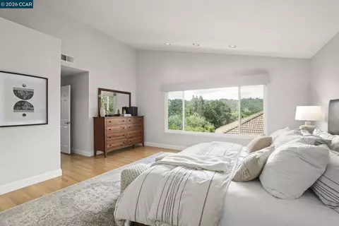 Bedroom - 143 Mount Kennedy Dr, Martinez, CA 94553 photo 5 of 5