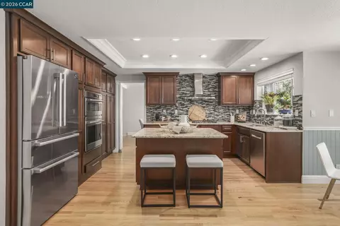 Kitchen - 143 Mount Kennedy Dr, Martinez, CA 94553 photo 3 of 3