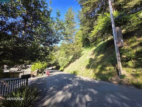 6386 Longcroft Dr, Oakland, CA 94603
