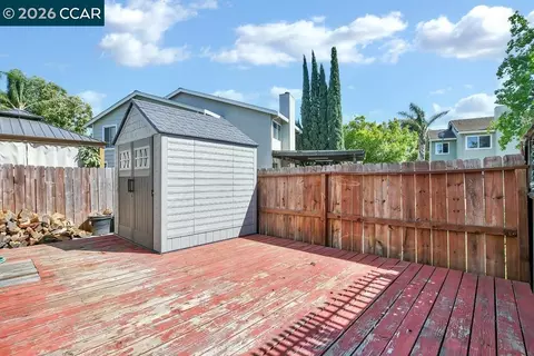 Exterior - 65 Edgewater Pl, Pittsburg, CA 94565 photo 3 of 7