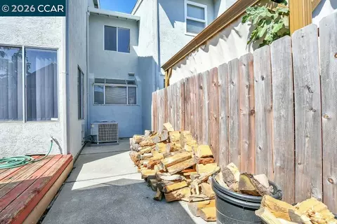 Exterior - 65 Edgewater Pl, Pittsburg, CA 94565 photo 5 of 7