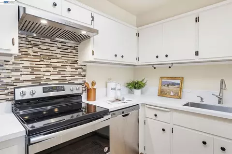 Kitchen - 3107 Corona Dr, Davis, CA 95616 photo 5 of 5