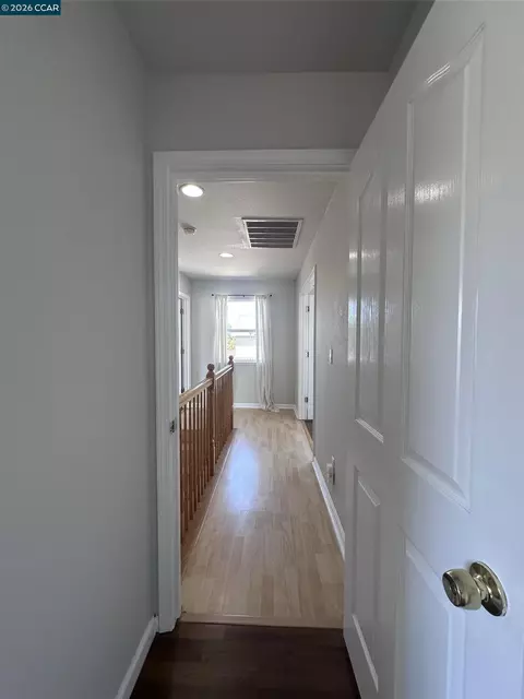 Entry Way - 6404 Eagle Ridge Dr, Vallejo, CA 94591 photo 5 of 6