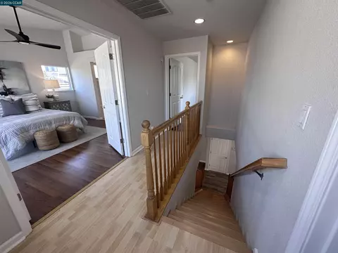 Entry Way - 6404 Eagle Ridge Dr, Vallejo, CA 94591 photo 3 of 6