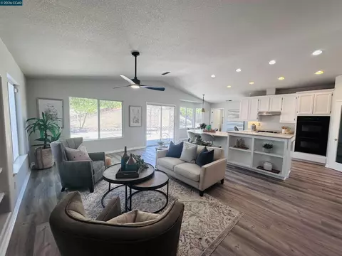 Living - 6404 Eagle Ridge Dr, Vallejo, CA 94591 photo 7 of 7
