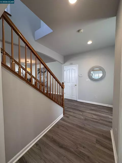 Entry Way - 6404 Eagle Ridge Dr, Vallejo, CA 94591 photo 1 of 6
