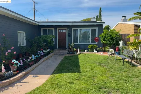 1765 Hemlock Ave, San Mateo, CA 94401 photo 2