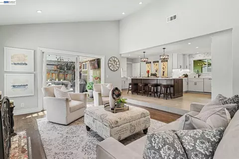 Living - 131 Brookside Pl, Danville, CA 94526 photo 1 of 2