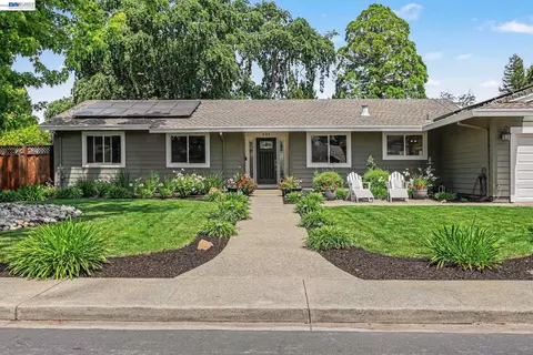 Exterior - 131 Brookside Pl, Danville, CA 94526 photo 1 of 14
