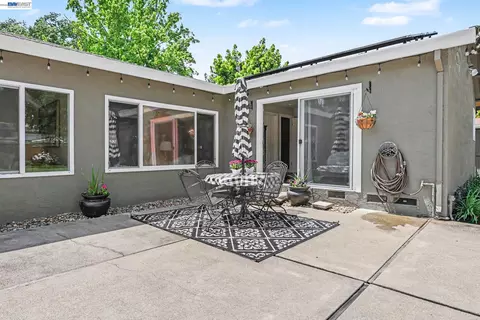 Exterior - 131 Brookside Pl, Danville, CA 94526 photo 7 of 14