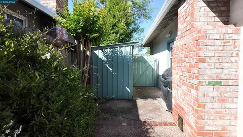 Exterior - 926 Sassel, Concord, CA 94518 photo 9 of 13