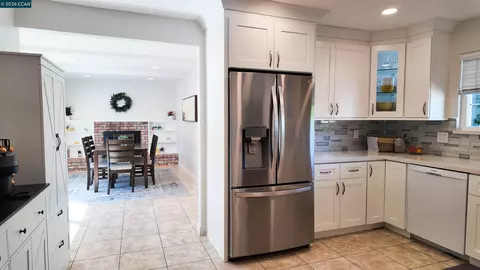Kitchen - 926 Sassel, Concord, CA 94518 photo 4 of 4