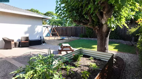 Exterior - 926 Sassel, Concord, CA 94518 photo 4 of 13