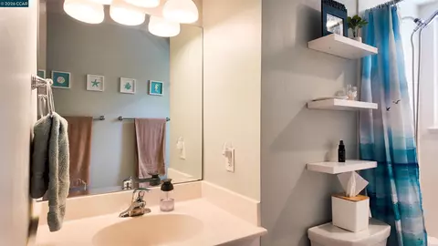 Bath - 926 Sassel, Concord, CA 94518 photo 2 of 5