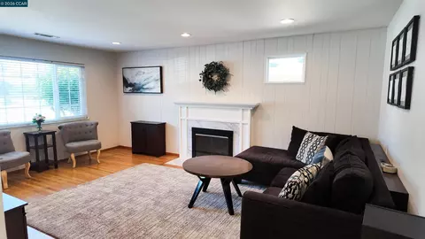 Living - 926 Sassel, Concord, CA 94518 photo 2 of 3