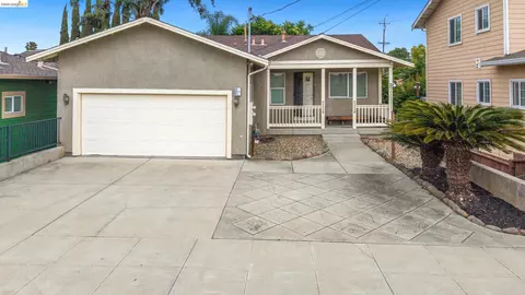 Exterior - 811 G St, Antioch, CA 94509 photo 3 of 7