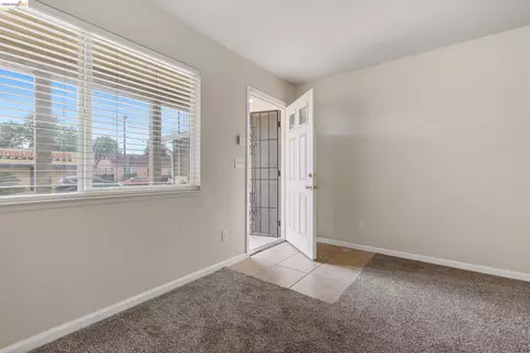 Entry Way - 811 G St, Antioch, CA 94509 photo 1 of 1