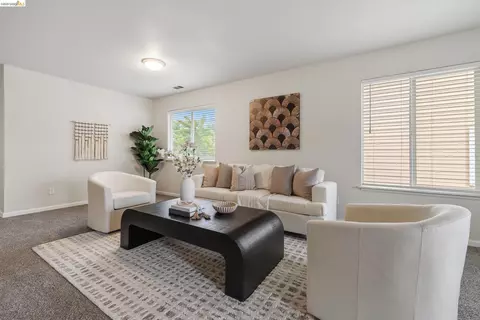 Living - 811 G St, Antioch, CA 94509 photo 1 of 7