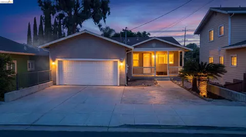 Exterior - 811 G St, Antioch, CA 94509 photo 2 of 7