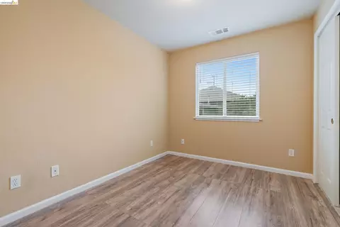 Bedroom - 811 G St, Antioch, CA 94509 photo 4 of 11
