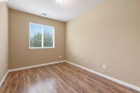 Bedroom - 811 G St, Antioch, CA 94509 photo 6 of 11